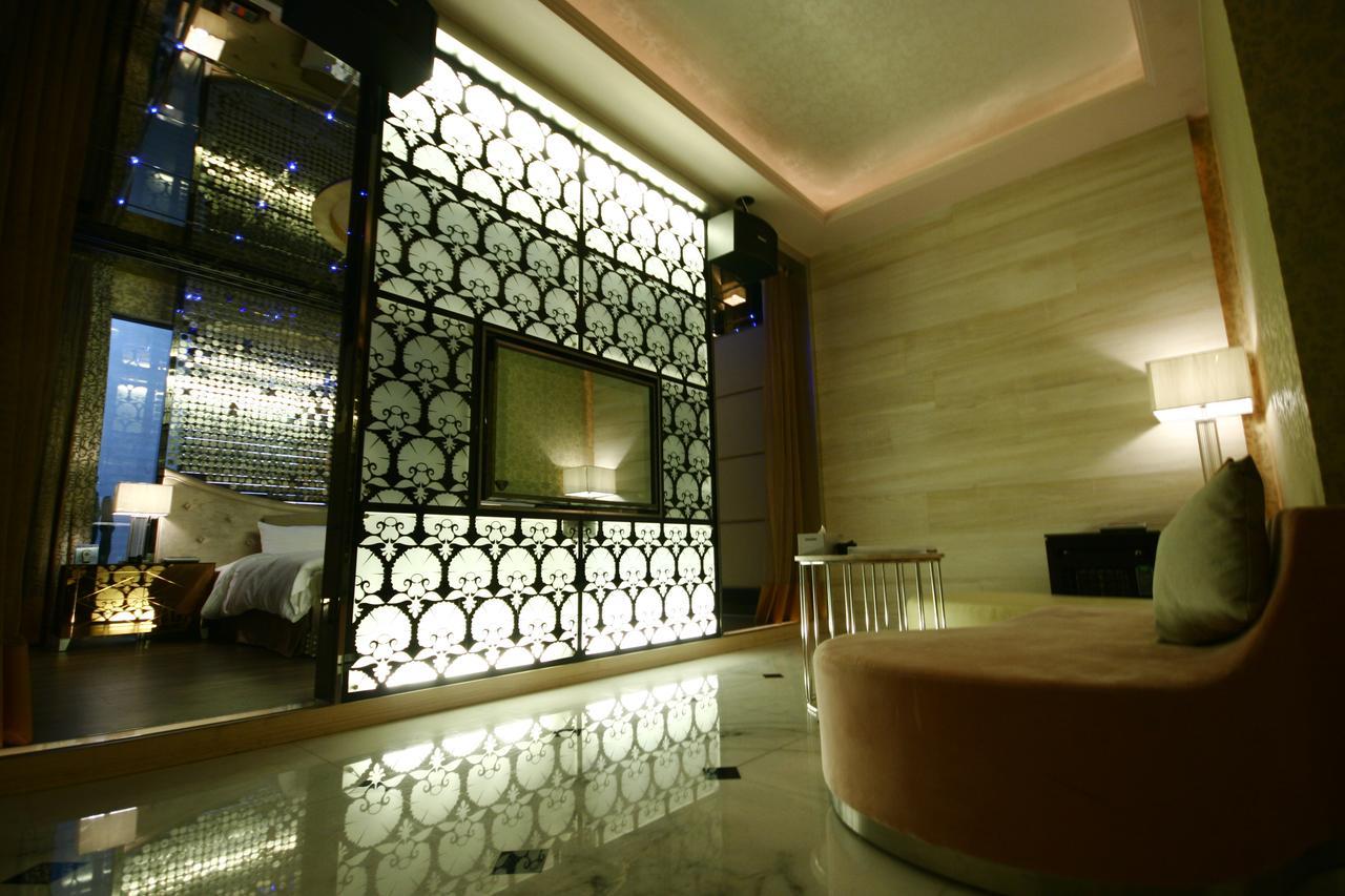 The Yorker Deluxe Motel Taoyuan Exteriör bild