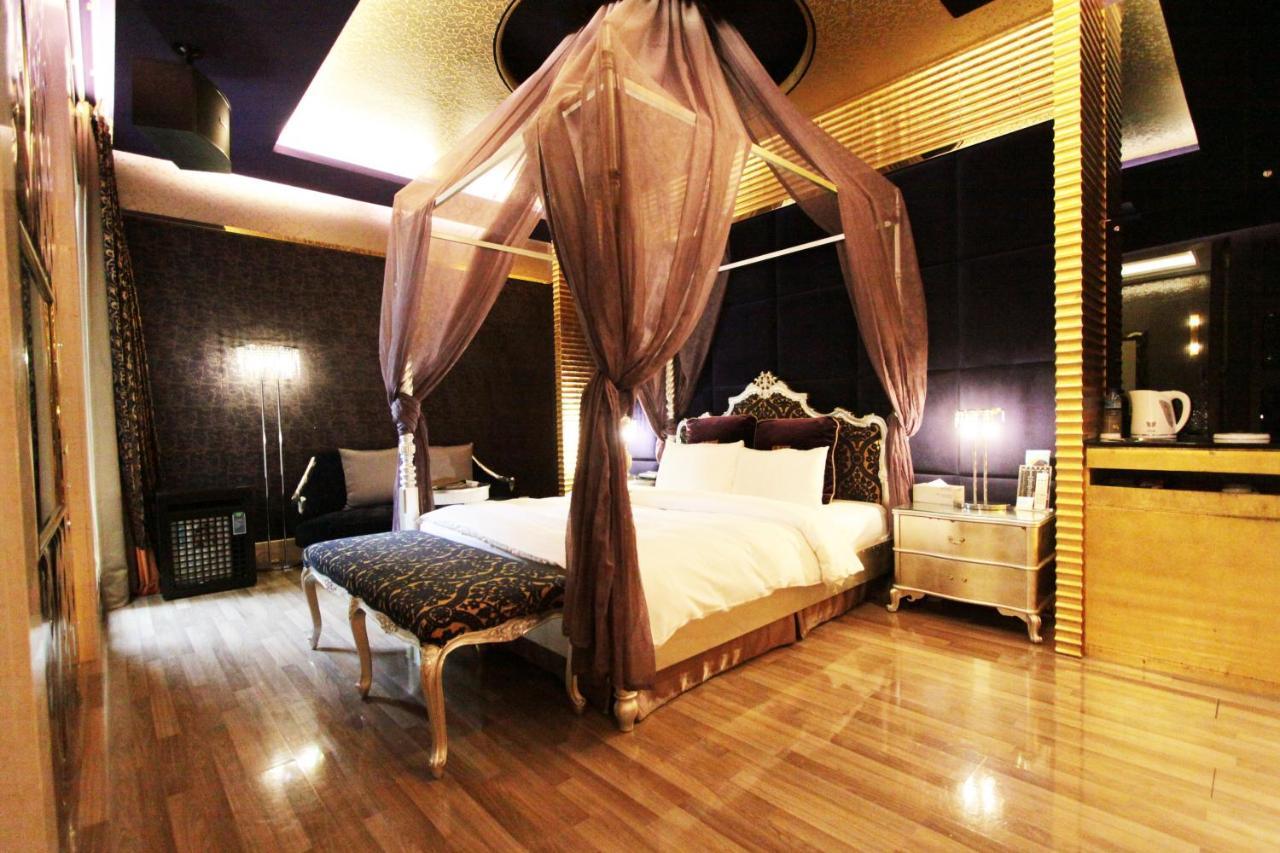 The Yorker Deluxe Motel Taoyuan Exteriör bild